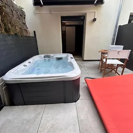 Petit Et Son Abrité * Nancy