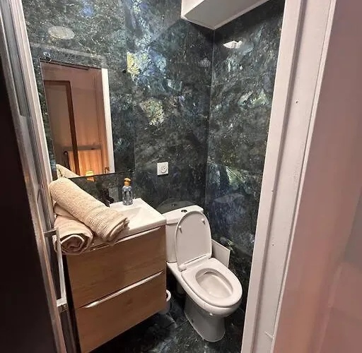 Apartment Petit Et Son Abrite