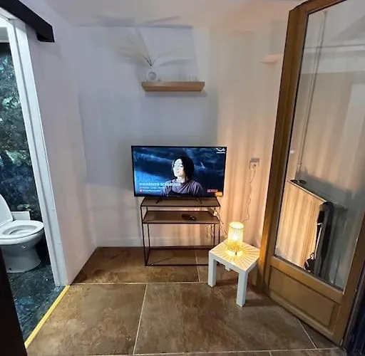 Apartment Petit Et Son Abrite