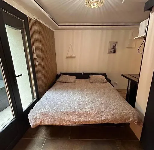 Petit Et Son Abrite Apartment *